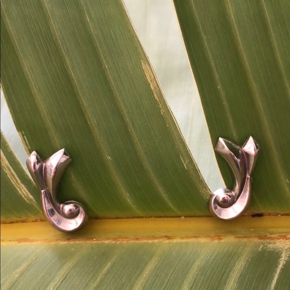 🛼Vintage Silver Tone Earrings - Picture 7 of 7